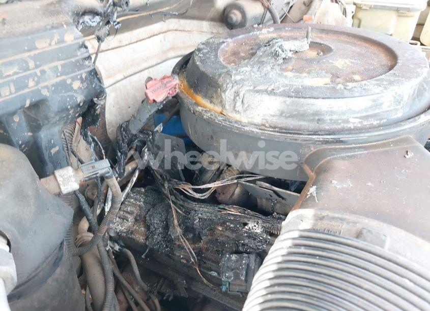 Photo 6 of 1994 Chevrolet Gmt-400 C1500 (VIN 1GBDC14KXRZ118595)