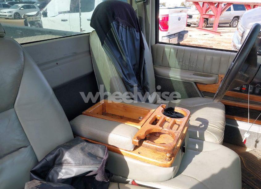 Photo 8 of 1994 Chevrolet Gmt-400 C1500 (VIN 1GBDC14KXRZ118595)