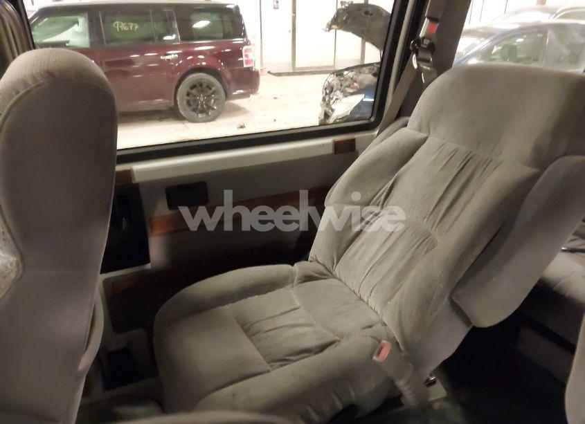 Photo 8 of 1998 Chevrolet Astro UPFITTER PKG. (VIN 1GBDM19W1WB121821)