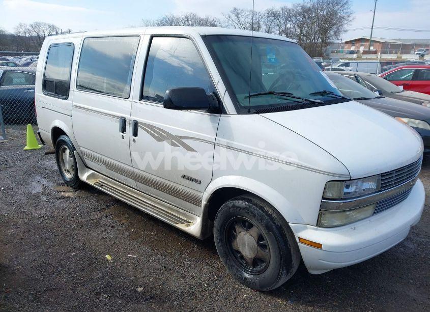 1995 Chevrolet Astro (VIN 1GBDM19W2SB148388) main photo