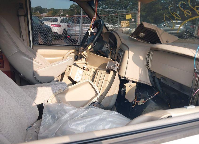 Photo 5 of 2000 Chevrolet Astro UPFITTER PKG. (VIN 1GBDM19WXYB182085)