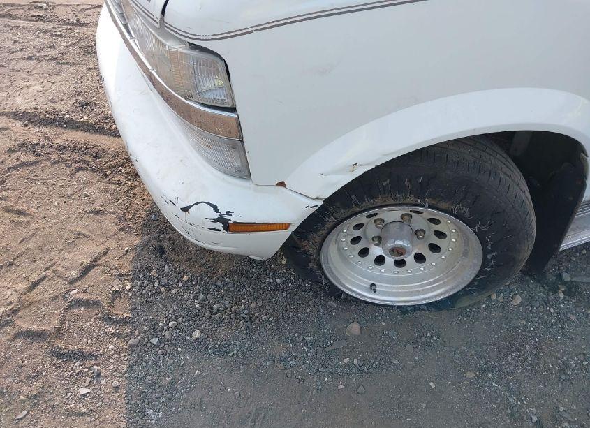 Photo 6 of 2000 Chevrolet Astro UPFITTER PKG. (VIN 1GBDM19WXYB182085)
