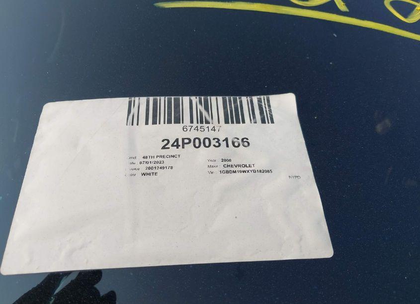 Photo 9 of 2000 Chevrolet Astro UPFITTER PKG. (VIN 1GBDM19WXYB182085)