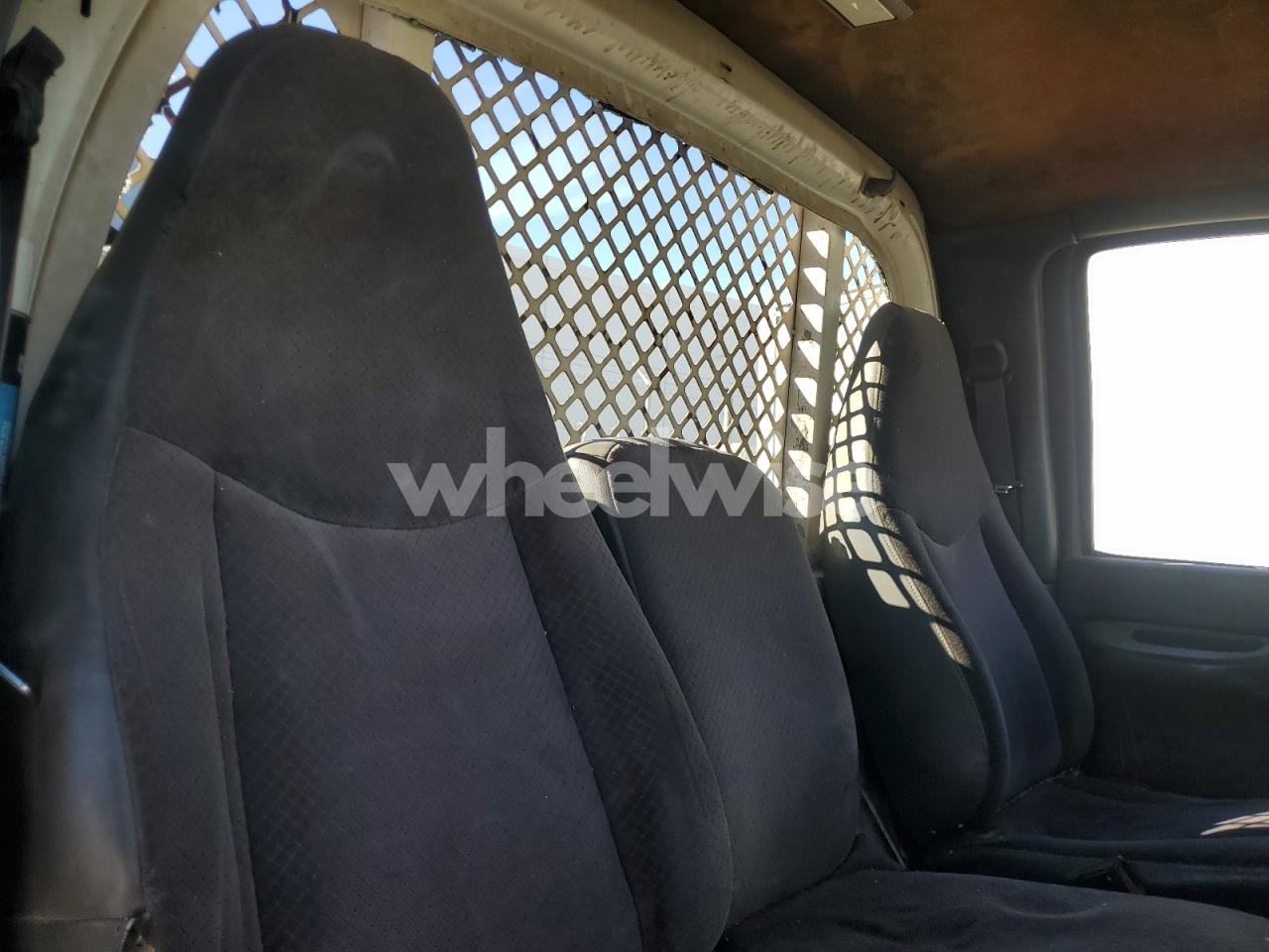 Photo 10 of 2006 CHEVROLET C5500 FLATBED TRUCK (VIN 1GBE5C1GX6F409654)