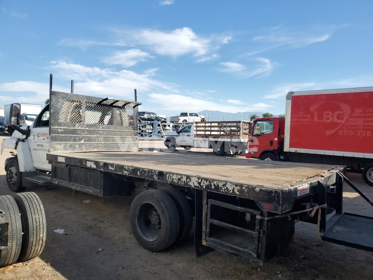 Photo 2 of 2006 CHEVROLET C5500 FLATBED TRUCK (VIN 1GBE5C1GX6F409654)