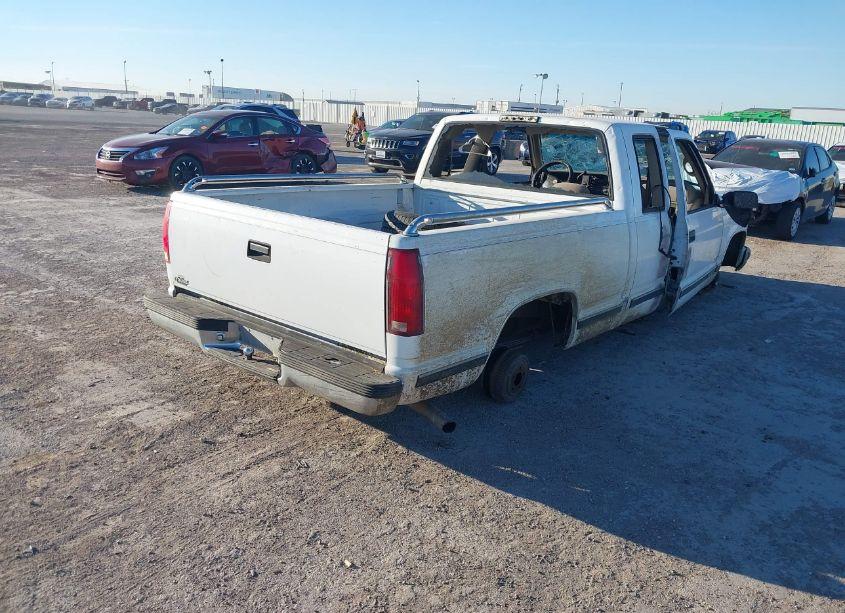 Photo 4 of 1999 Chevrolet C1500 LS (VIN 1GBEC19R4XR134556)