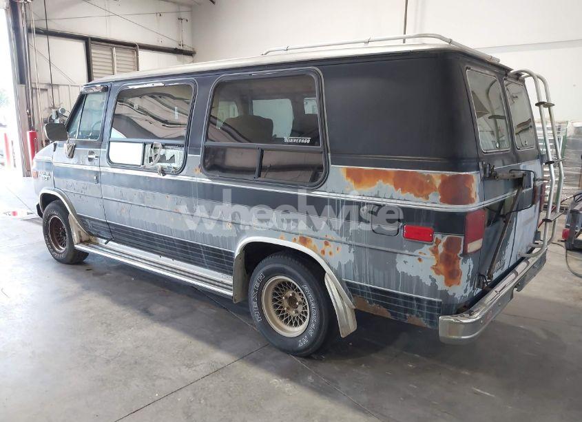 Photo 3 of 1987 Chevrolet Sportvan / VAN G20 (VIN 1GBEG25K7H7181127)