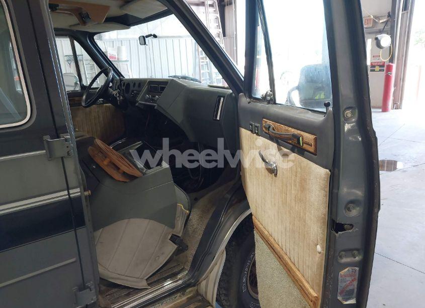 Photo 5 of 1987 Chevrolet Sportvan / VAN G20 (VIN 1GBEG25K7H7181127)