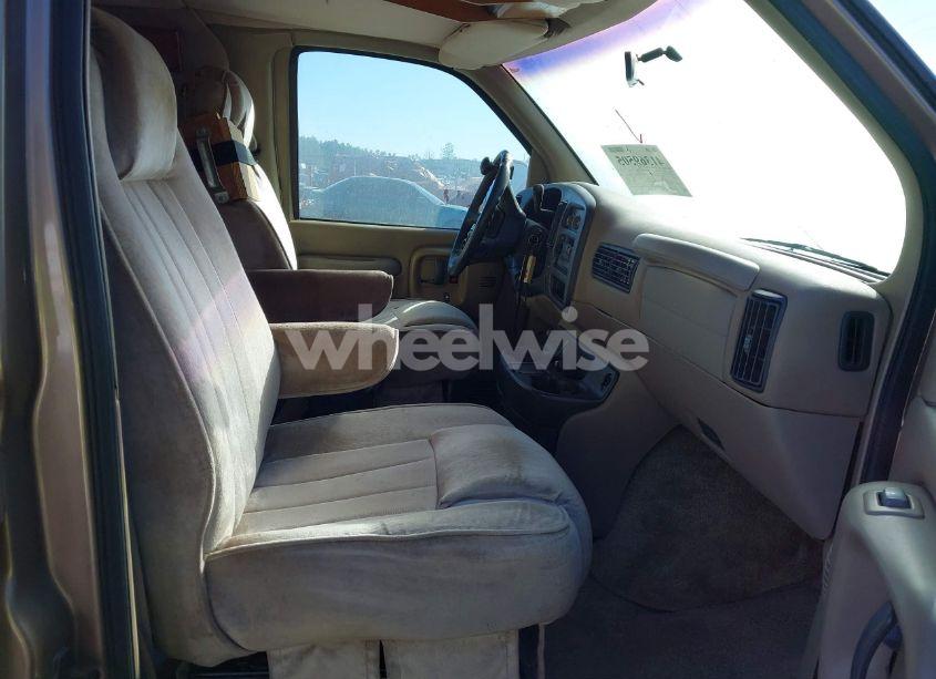 Photo 5 of 1998 Chevrolet Chevy VAN G1500 (VIN 1GBFG15M3W1019107)