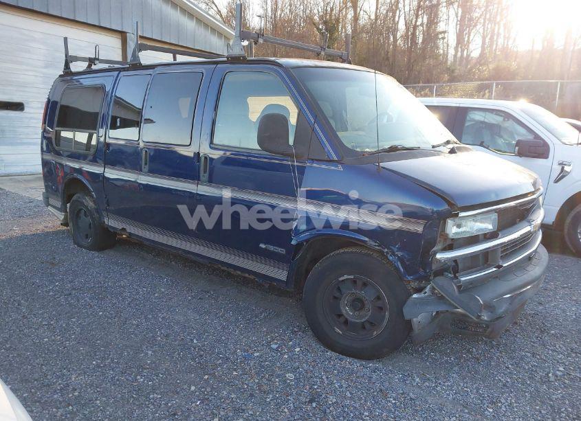 2002 Chevrolet Express (VIN 1GBFG15M421125415) main photo