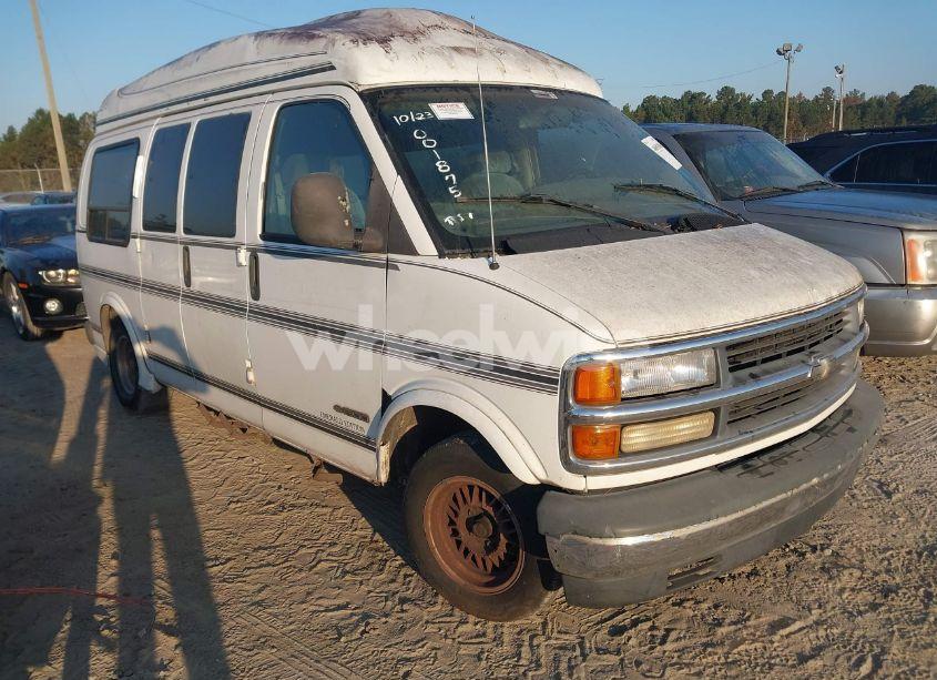 1996 Chevrolet G10 (VIN 1GBFG15M8T1001875) main photo