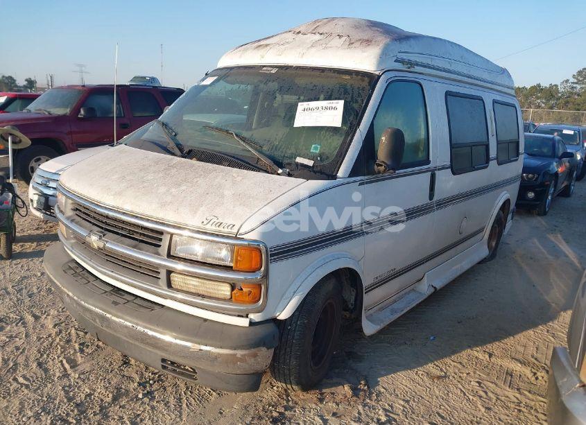 Photo 2 of 1996 Chevrolet G10 (VIN 1GBFG15M8T1001875)