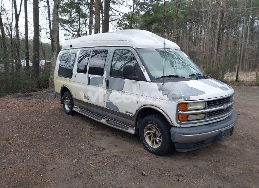 2002 Chevrolet Express (VIN 1GBFG15MX21125029) main photo
