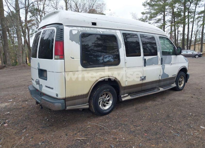 Photo 4 of 2002 Chevrolet Express (VIN 1GBFG15MX21125029)