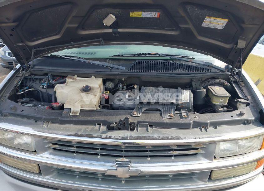 Photo 10 of 2002 Chevrolet Express (VIN 1GBFG15R021183484)