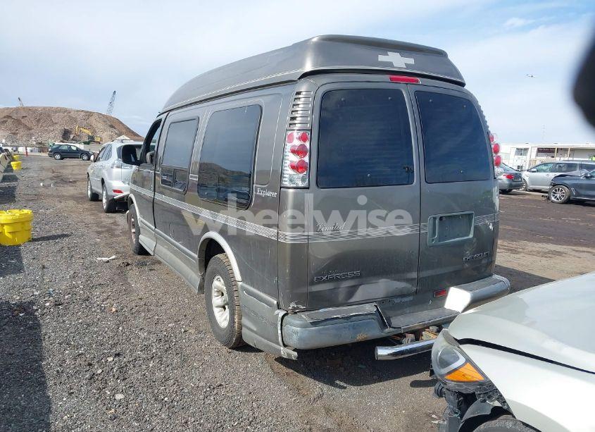 Photo 3 of 2002 Chevrolet Express (VIN 1GBFG15R021183484)