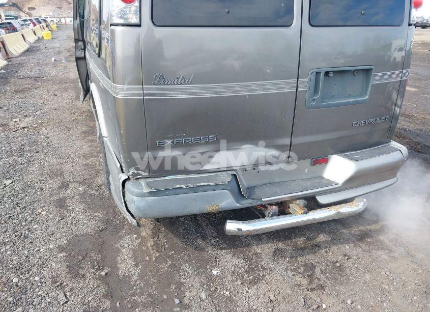Photo 6 of 2002 Chevrolet Express (VIN 1GBFG15R021183484)
