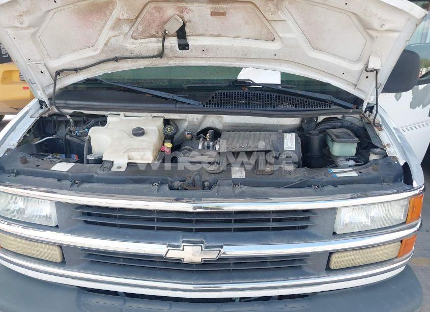 Photo 10 of 2002 Chevrolet Express (VIN 1GBFG15R021225474)