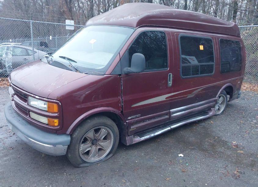 Photo 2 of 2002 Chevrolet Express (VIN 1GBFG15R021231243)
