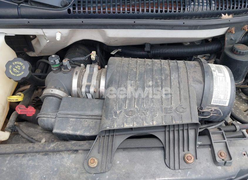 Photo 10 of 2002 Chevrolet Express (VIN 1GBFG15R221241725)