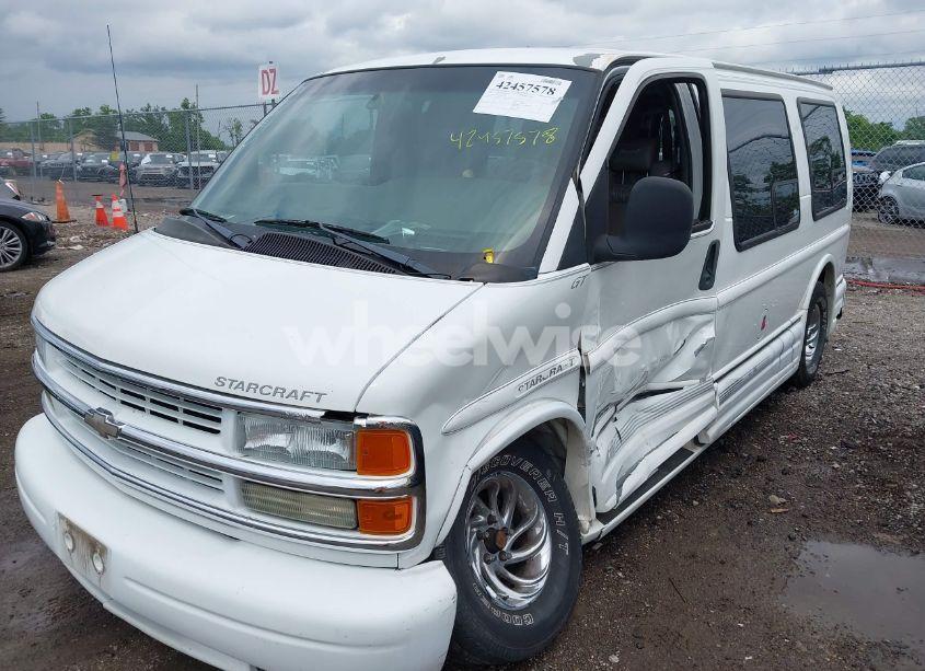 Photo 2 of 2002 Chevrolet Express (VIN 1GBFG15R221241725)