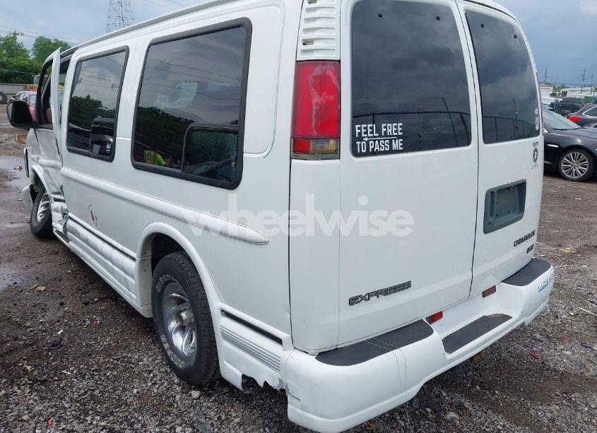 Photo 3 of 2002 Chevrolet Express (VIN 1GBFG15R221241725)