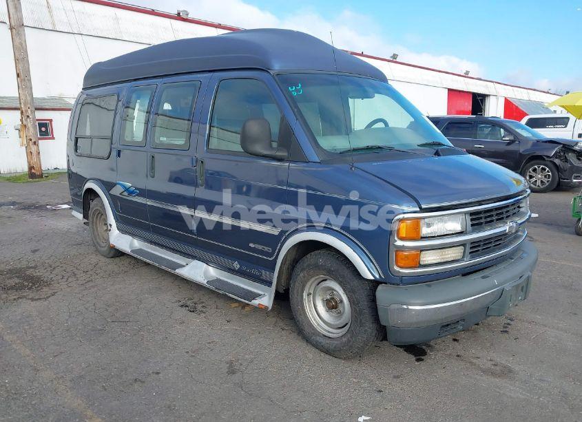 1997 Chevrolet Chevy VAN YF7 UPFITTER PKG. (VIN 1GBFG15R2V1086016) main photo