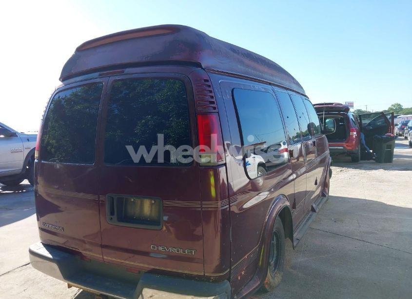 Photo 4 of 1999 Chevrolet Express (VIN 1GBFG15R2X1021380)