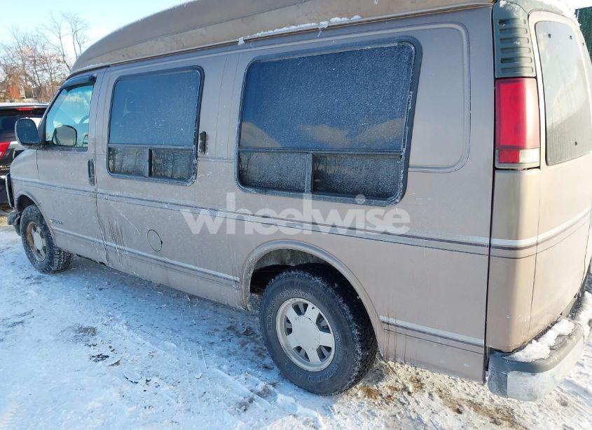 Photo 3 of 1998 Chevrolet Chevy VAN G1500 (VIN 1GBFG15R3W1081358)