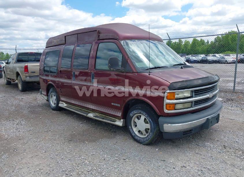 2001 Chevrolet Express UPFITTER (VIN 1GBFG15R411217392) main photo