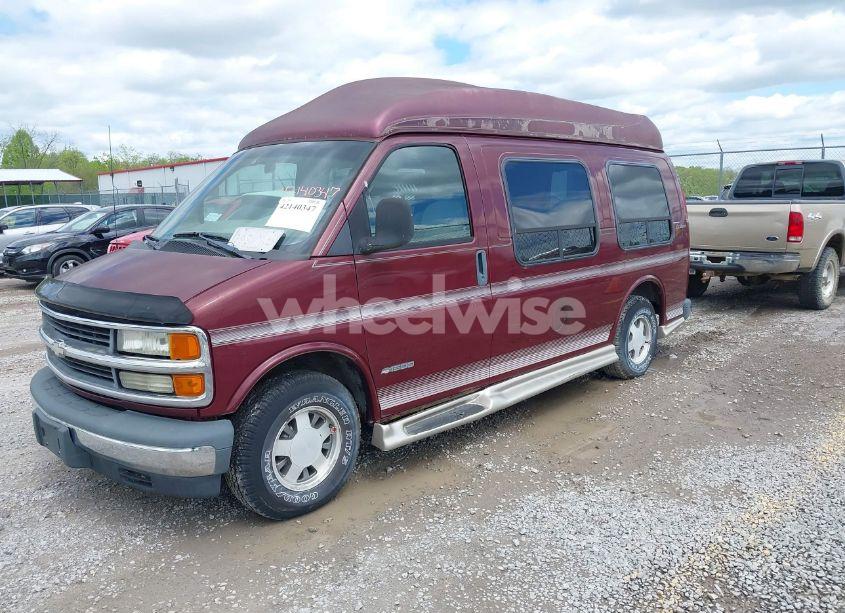 Photo 2 of 2001 Chevrolet Express UPFITTER (VIN 1GBFG15R411217392)