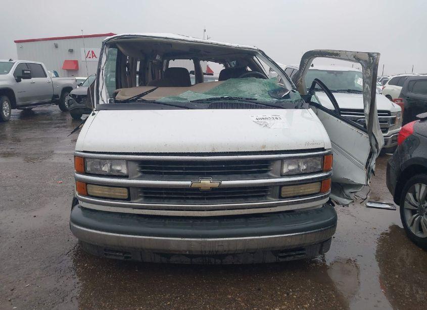 Photo 13 of 2000 Chevrolet Express UPFITTER PKG. (VIN 1GBFG15R5Y1276963)