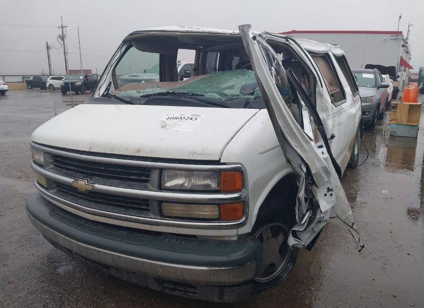 Photo 2 of 2000 Chevrolet Express UPFITTER PKG. (VIN 1GBFG15R5Y1276963)