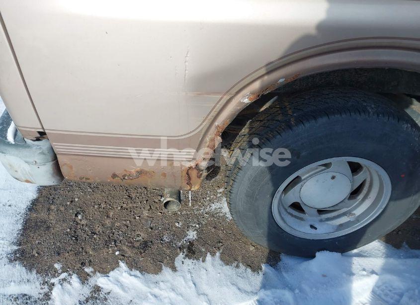 Photo 12 of 1998 Chevrolet Chevy VAN G1500 (VIN 1GBFG15R6W1020683)