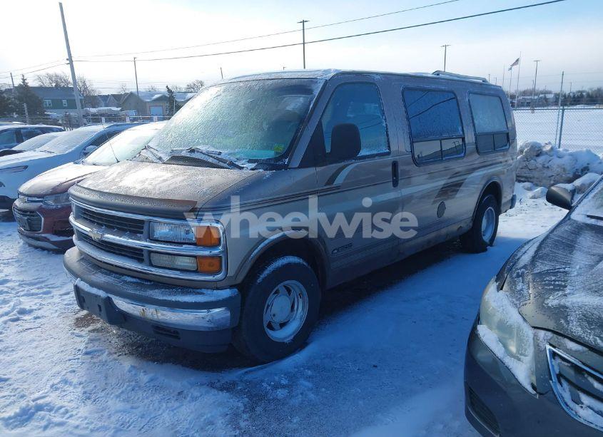 Photo 2 of 1998 Chevrolet Chevy VAN G1500 (VIN 1GBFG15R6W1020683)