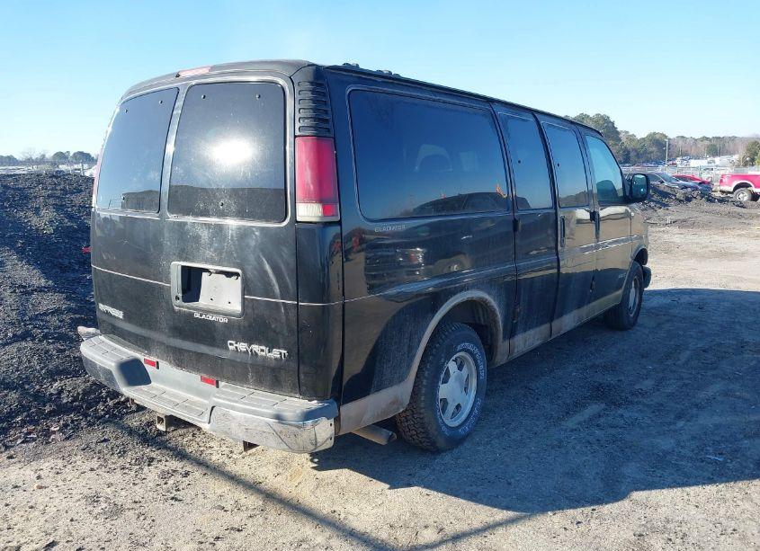 Photo 4 of 2000 Chevrolet Express UPFITTER PKG. (VIN 1GBFG15R6Y1173065)