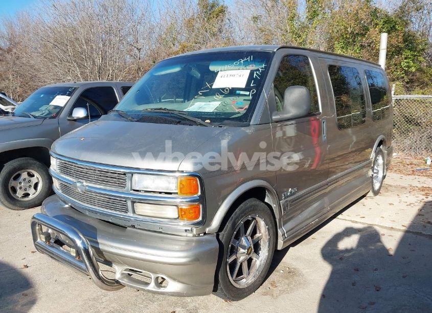 Photo 2 of 2001 Chevrolet Express UPFITTER (VIN 1GBFG15R711164624)