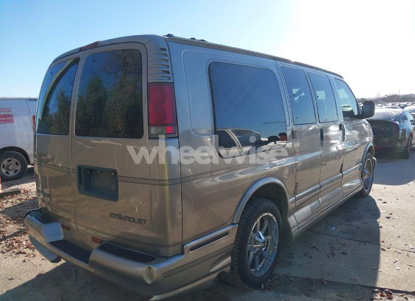 Photo 4 of 2001 Chevrolet Express UPFITTER (VIN 1GBFG15R711164624)