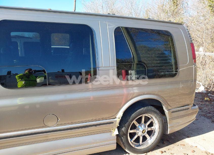 Photo 6 of 2001 Chevrolet Express UPFITTER (VIN 1GBFG15R711164624)