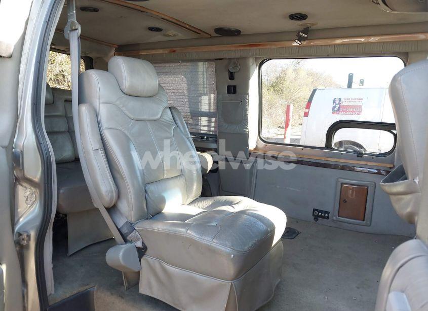 Photo 8 of 2001 Chevrolet Express UPFITTER (VIN 1GBFG15R711164624)