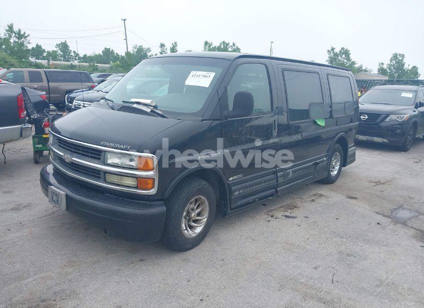 Photo 2 of 2002 Chevrolet Express G1500 (VIN 1GBFG15R821221060)
