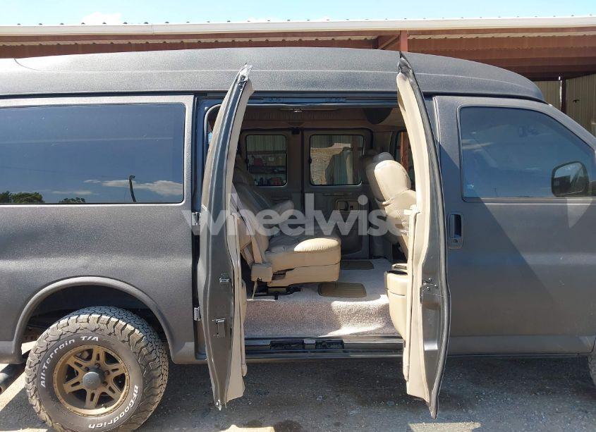 Photo 13 of 2003 Chevrolet Express UPFITTER (VIN 1GBFG15T031169940)