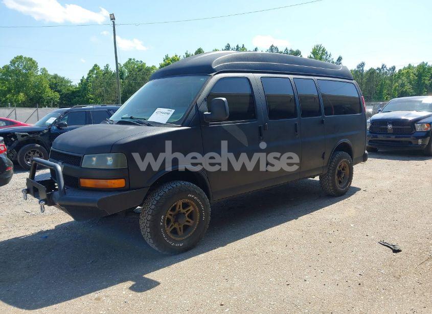 Photo 2 of 2003 Chevrolet Express UPFITTER (VIN 1GBFG15T031169940)