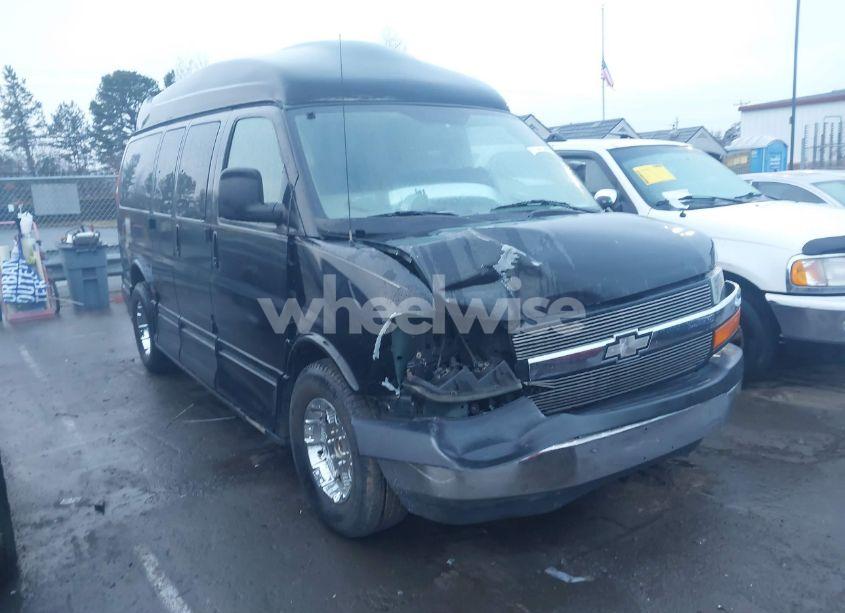 2005 Chevrolet Express UPFITTER (VIN 1GBFG15T051162053) main photo