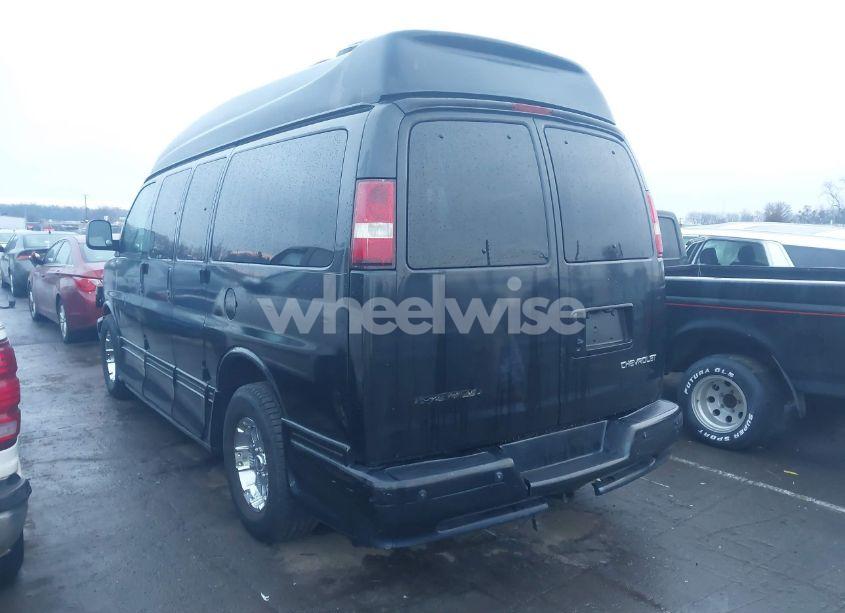Photo 3 of 2005 Chevrolet Express UPFITTER (VIN 1GBFG15T051162053)