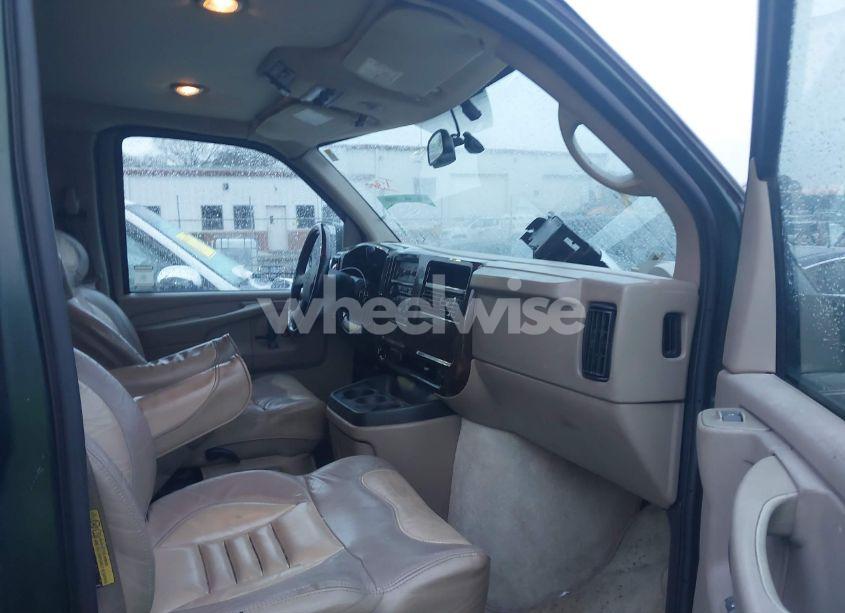 Photo 5 of 2005 Chevrolet Express UPFITTER (VIN 1GBFG15T051162053)
