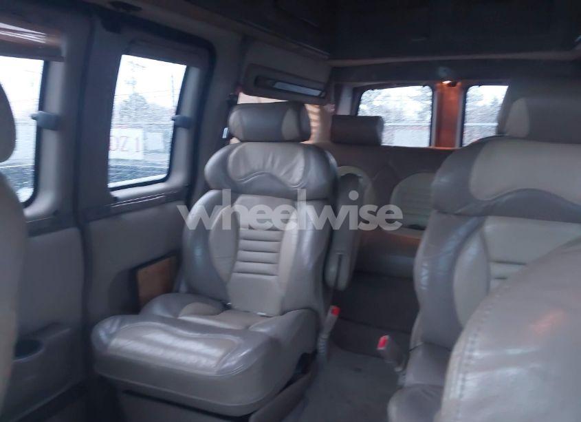 Photo 8 of 2005 Chevrolet Express UPFITTER (VIN 1GBFG15T051162053)