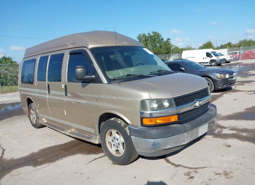 2005 Chevrolet Express UPFITTER (VIN 1GBFG15T051240427) main photo