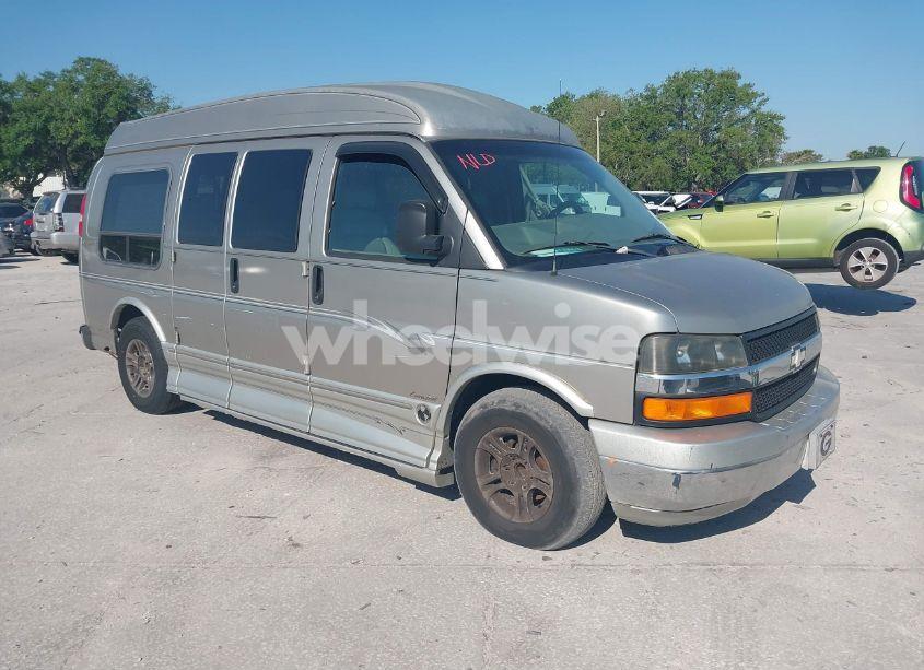 2003 Chevrolet Express UPFITTER (VIN 1GBFG15T131188593) main photo