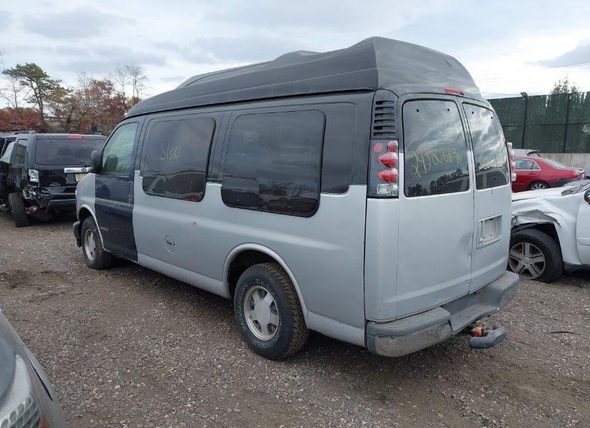 Photo 3 of 2002 Chevrolet Express (VIN 1GBFG15W821239516)